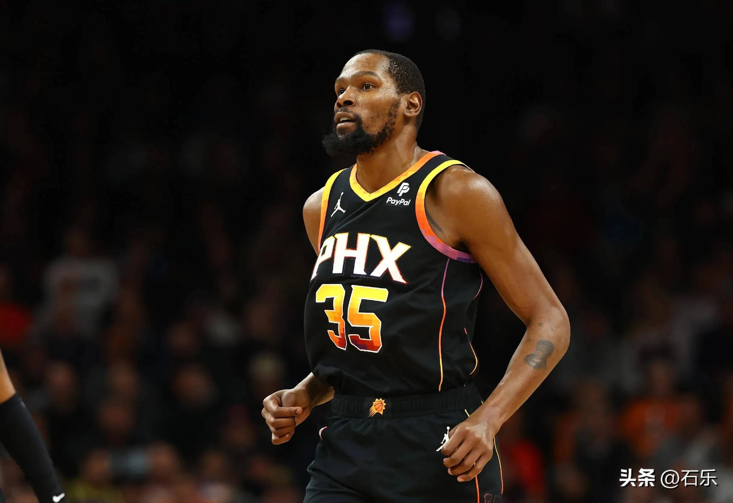 开云体育-包含最后时刻胜出引发热议！，杜兰特在西班牙队比赛中大比分获胜再创辉煌时刻的词条